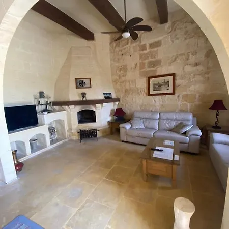 Gozo With Scenic Views And Pool Ferienhaus