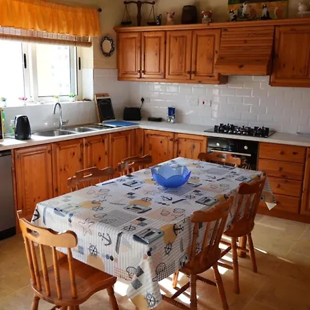 Gozo Entire With Large Pool Sea And Country Views Hébergement de vacances *