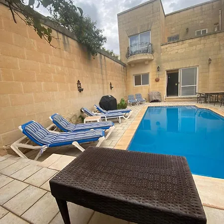Gozo With Scenic Views And Pool Ferienhaus